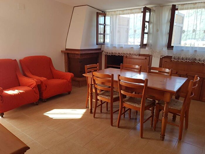 Appartamento trilocale in affitto in Via Elisabetta Camathias, Centro, Avezzano
