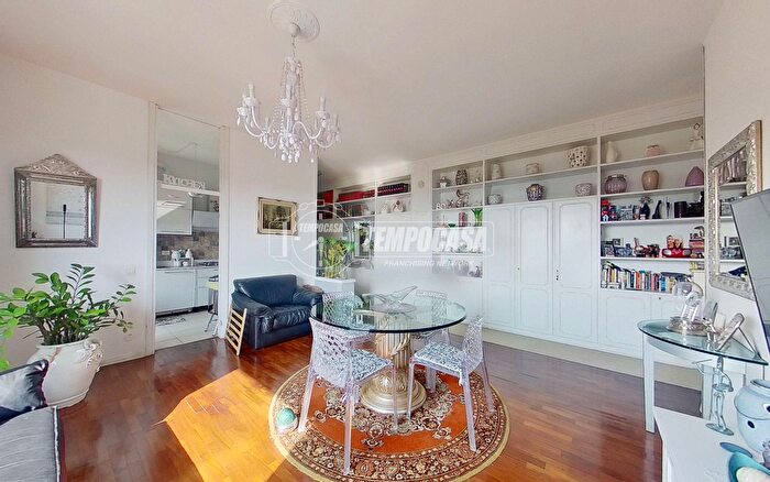 Appartamento trilocale in vendita in Via Como, Meda