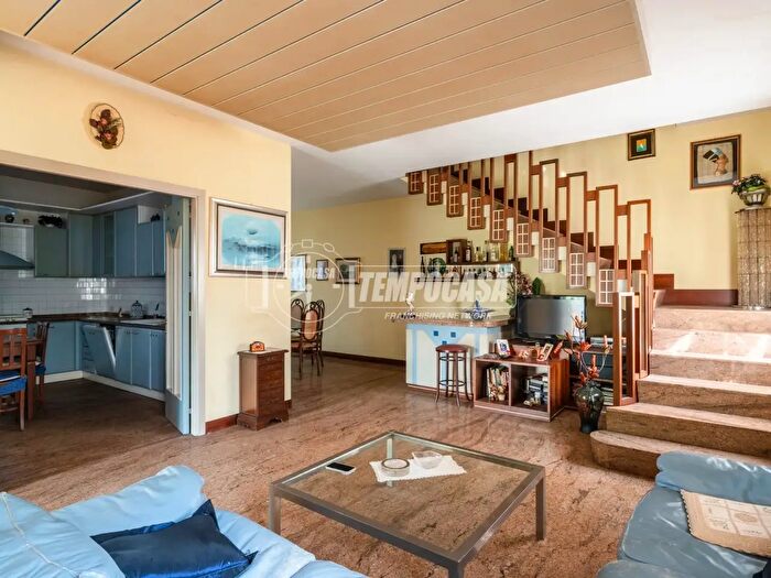 Casa quadrilocale in vendita in Via Aristide Merloni, Matelica