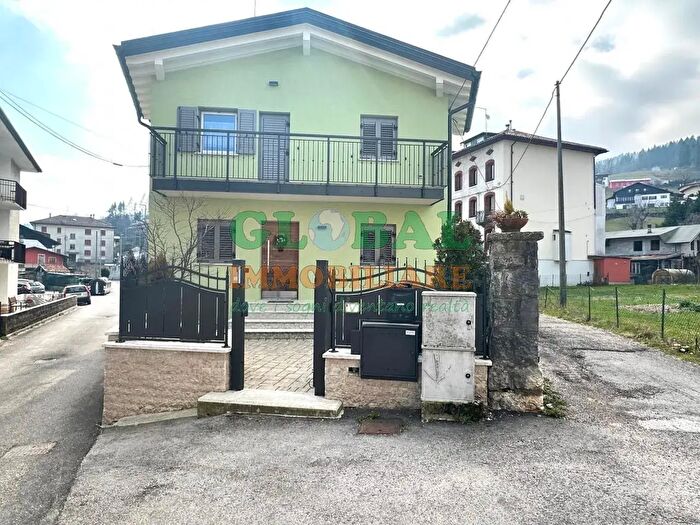 Casa quadrilocale in vendita in Enego