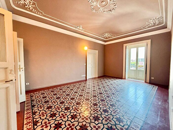 Appartamento con 5 locali in affitto in Piazza Duca di Genova, Centro Storico, Catania