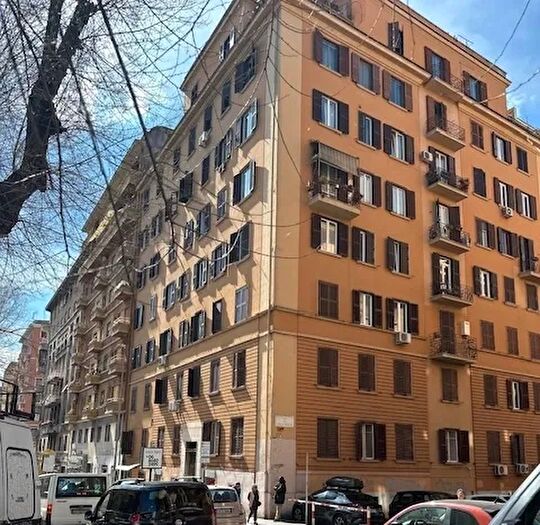 Appartamento trilocale in vendita in Viale delle Provincie, Roma