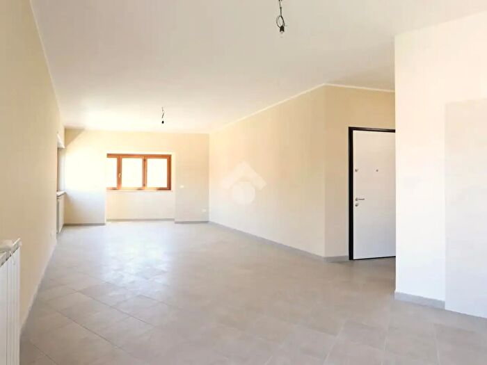 Appartamento trilocale in vendita in Via Piscignola, LAquila