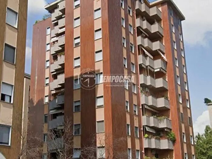 Appartamento trilocale in vendita in Viale Isonzo, Sesto San Giovanni