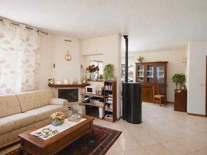 Casa quadrilocale in vendita in Carpaneto Piacentino