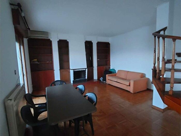 Appartamento con 6 locali in affitto in Piazza Cavour snc, Centro, Monfalcone