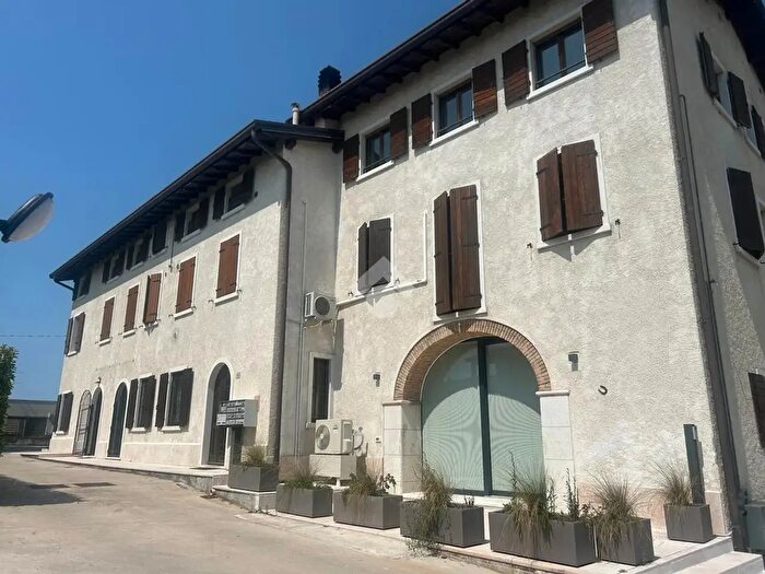 Appartamento trilocale in vendita in Località Marinoni, Peschiera Del Garda