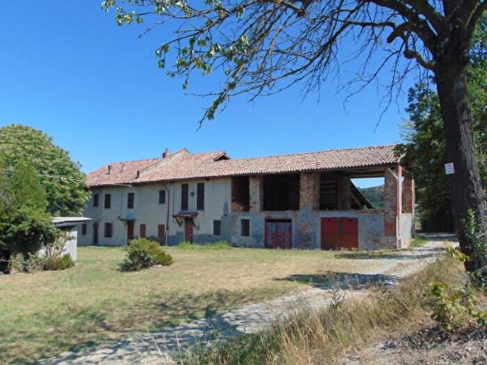 Casa con 6 locali in vendita in Strada Valle Vento, Nizza Monferrato