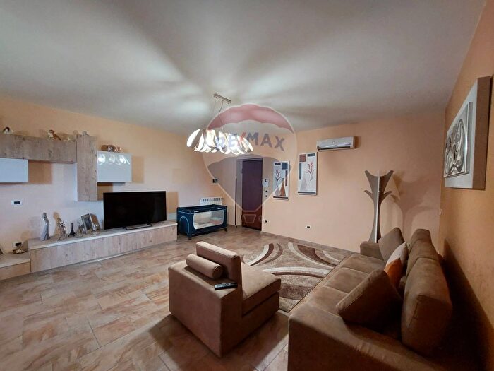 Appartamento trilocale in vendita in Orta Di Atella