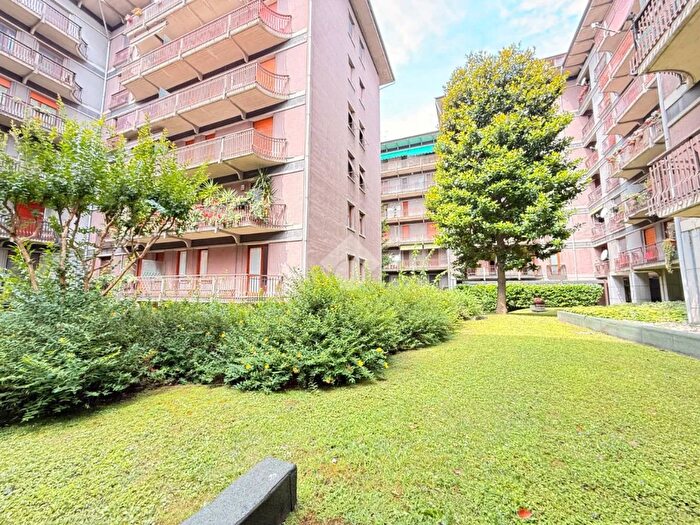 Appartamento trilocale in affitto in Viale della Libertà, Pavia