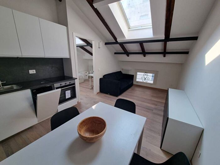 Appartamento trilocale in affitto in Via Andrémarie Ampère, Città Studi, Milano