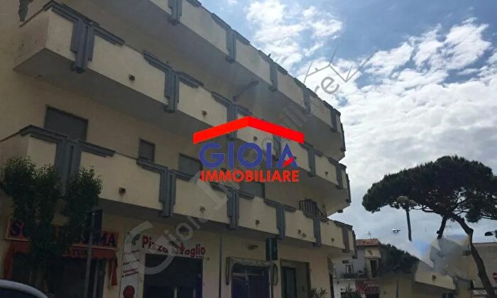 Appartamento in vendita in Viale Regina Margherita Mondragone Campania, Mondragone