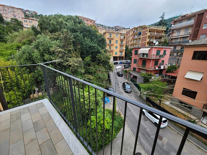 Appartamento trilocale in vendita in Via Turati, Savona