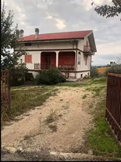 Casa con 5 locali in vendita in Contrada Camicie, Lanciano