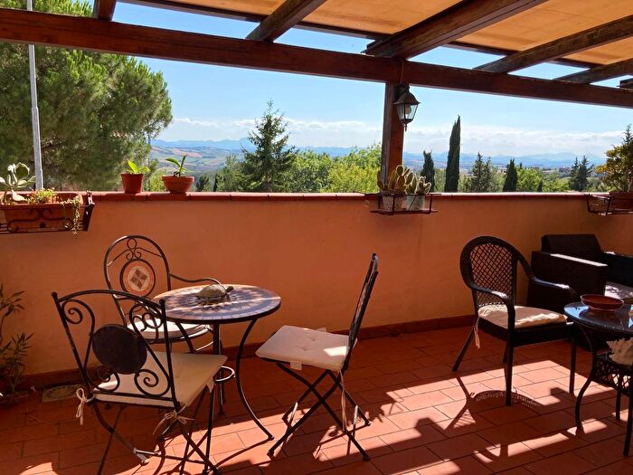 Appartamento con 6 locali in vendita in Agugliano