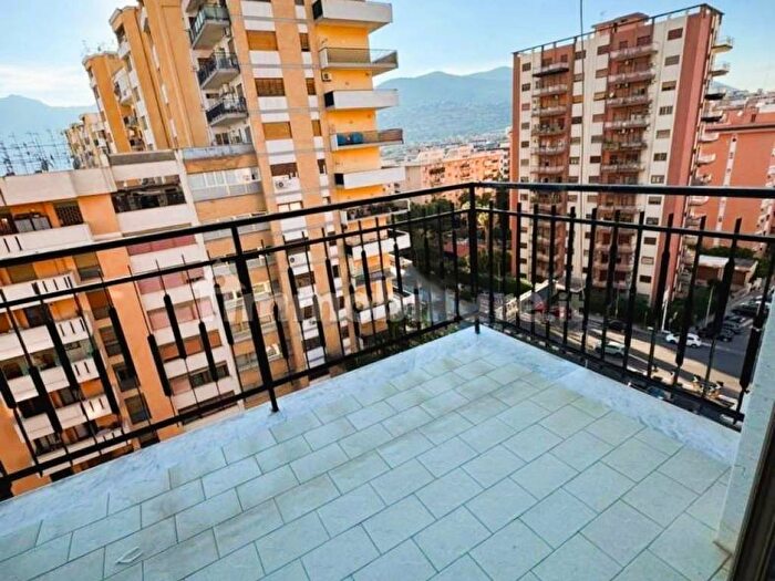 Appartamento trilocale in affitto in Strasburgo Belgio, Palermo