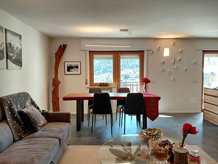 Appartamento quadrilocale in affitto in Via Roma, Centro, Courmayeur