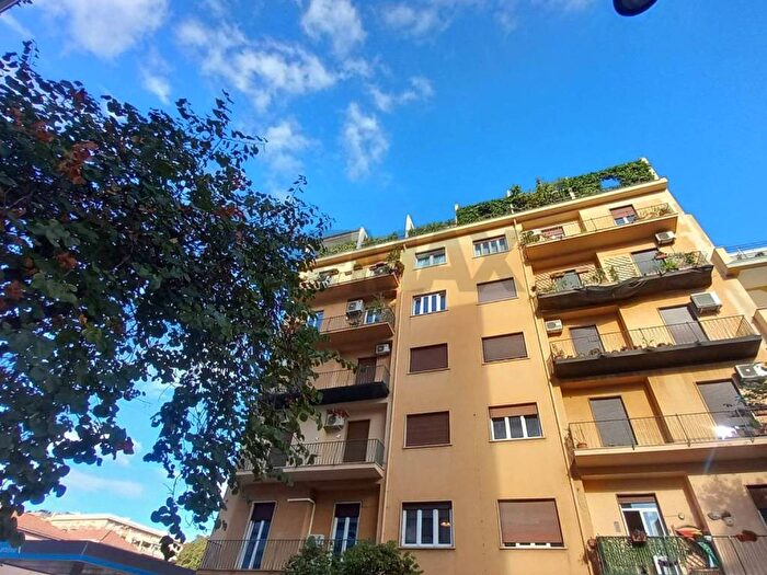 Appartamento con 6 locali in affitto in Via Terrasanta, Notarbartolo Sciuti, Palermo