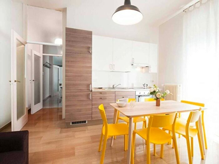 Appartamento trilocale in affitto in Via Alberto Mario, Amendola Buonarroti, Milano