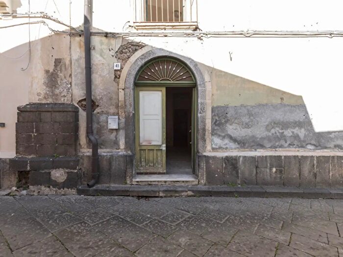 Appartamento trilocale in vendita in Via Marzulli, Acireale