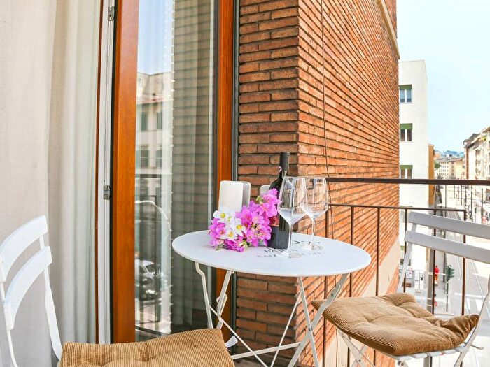 Appartamento trilocale in affitto in Viale Fratelli Rosselli, Fortezza Stazione, Firenze