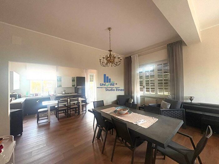Appartamento con 5 locali in affitto in Via Archimede, Trecastagni