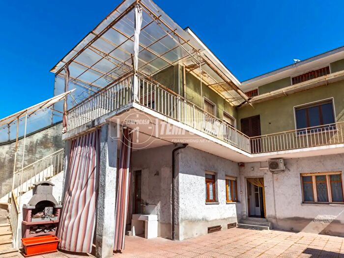 Casa con 10 locali in vendita in Via Generale Como, Villastellone