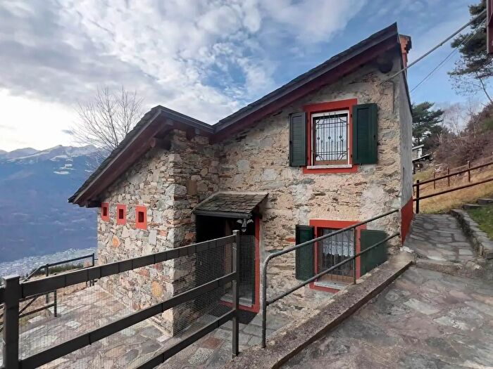 Casa bilocale in vendita in Civo