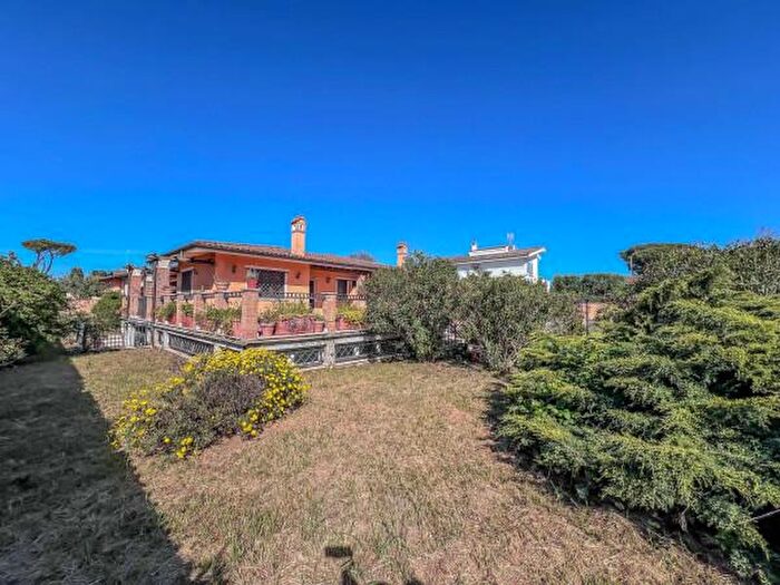 Casa con 6 locali in vendita in Via Ponte Gardena, Roma