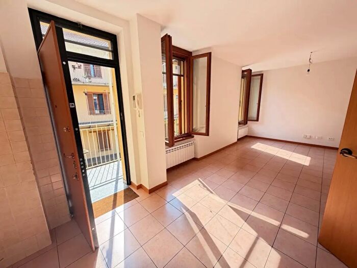 Appartamento trilocale in affitto in Via Cicerone, Milano