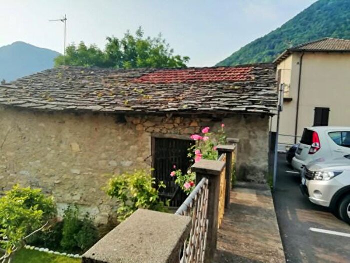 Casa bilocale in vendita in Via Roma, Cerano DIntelvi