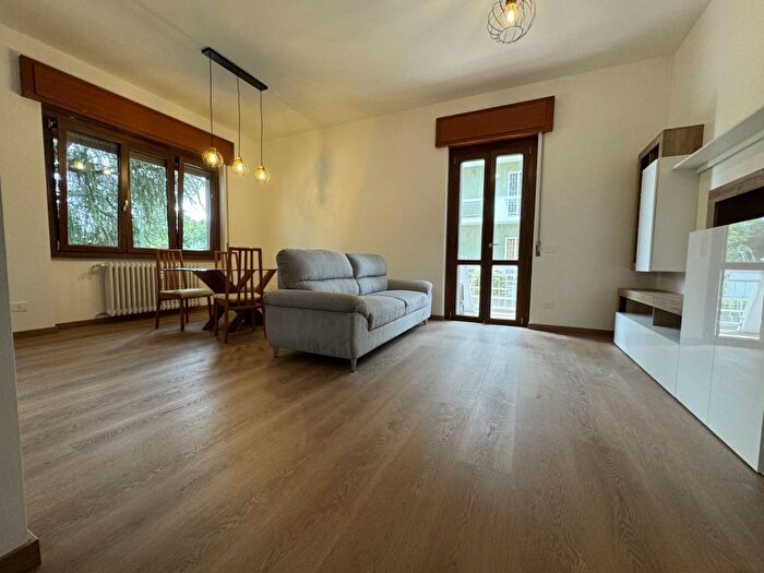 Appartamento trilocale in affitto in Via Bertarini, Carugate