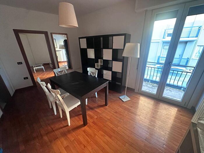 Appartamento trilocale in affitto in Via Roma, Sarnico