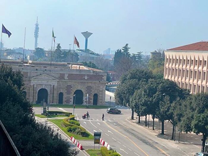 Appartamento trilocale in affitto in Corso Porta Nuova, Cittadella Porta Nuova, Verona