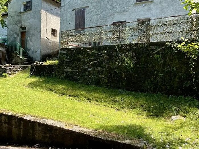 Casa trilocale in vendita in Località Posa Snc, Schignano