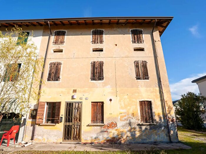 Casa con 13 locali in vendita in Via Zoccat, San Stino di Livenza