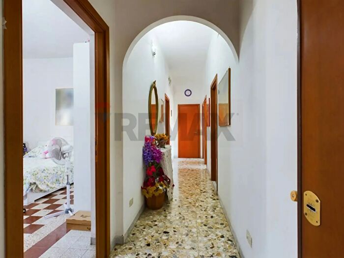 Appartamento trilocale in vendita in Via Sant'Igino Papa, Roma