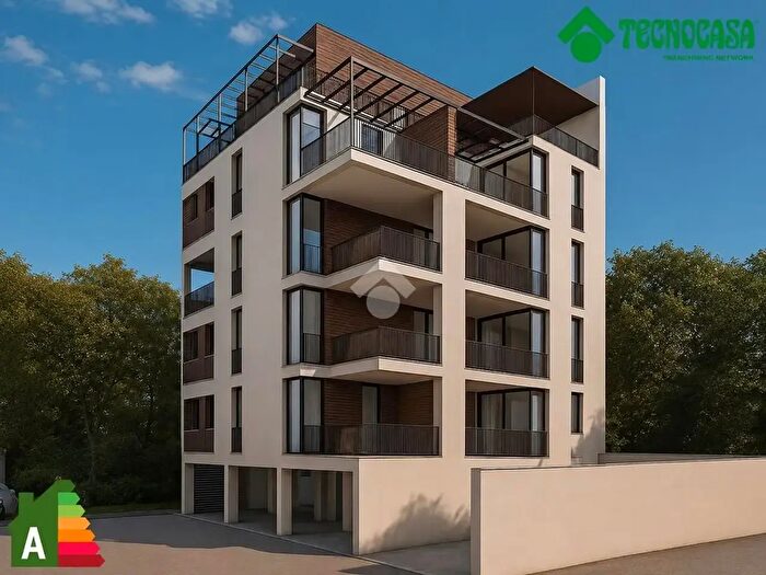 Appartamento trilocale in vendita in Via Monfalcone, Brindisi