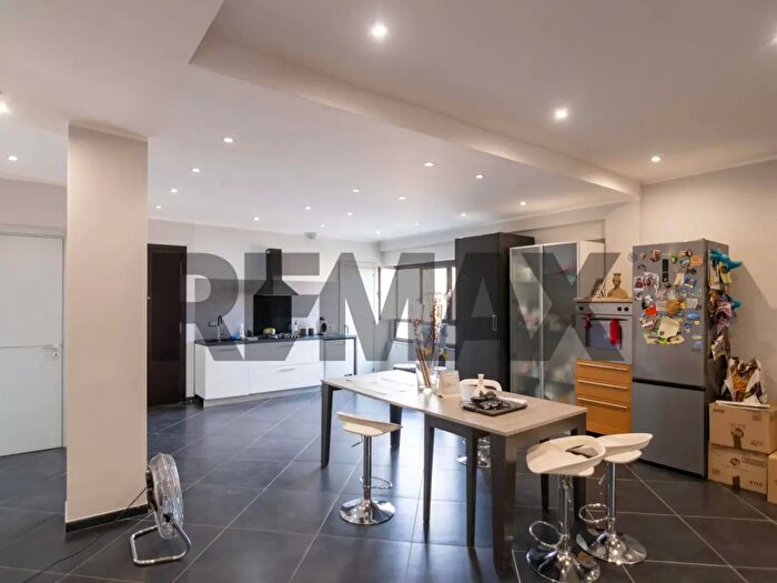 Appartamento con 5 locali in vendita in Via Rodi, Catania