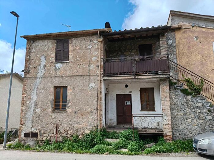 Casa trilocale in vendita in Macchie, Amelia
