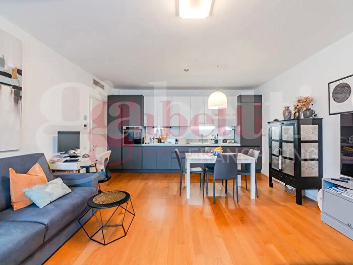 Appartamento bilocale in vendita in Via Montegani, Milano