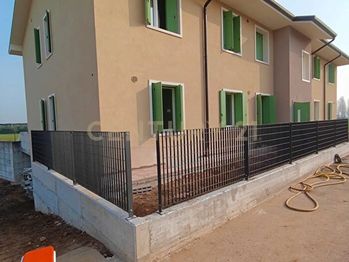 Appartamento bilocale in vendita in Via Toffanelle Nuove, Zevio