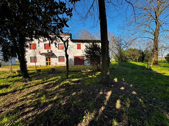Casa con 5 locali in vendita in San Felice Sul Panaro