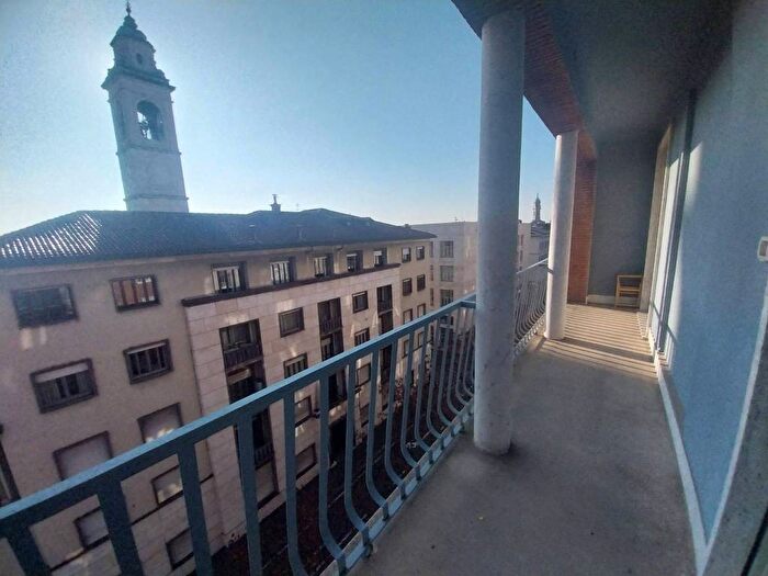 Appartamento con 5 locali in affitto in Via Antonio Locatelli, Centro, Bergamo