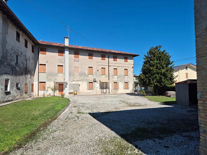 Casa con 5 locali in vendita in Via Santa Marizza, Codroipo