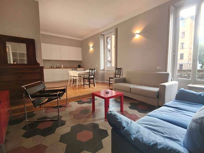 Appartamento trilocale in affitto in Via Luigi Federico Menabrea, Farini, Milano