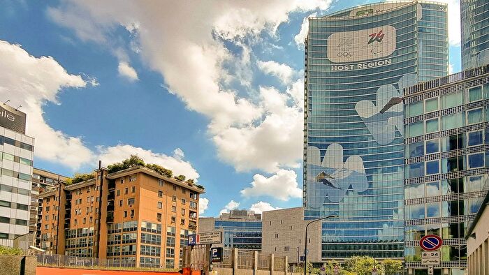 Appartamento con 5 locali in vendita in Via Restelli, Milano