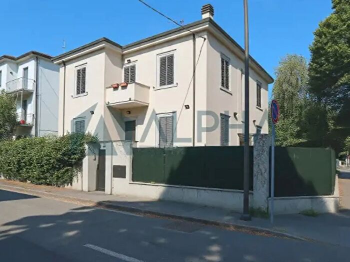 Appartamento con 6 locali in vendita in Via Andrea Dragoni, Forli'