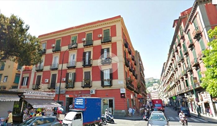 Appartamento con 5 locali in vendita in Corso Vittorio Emanuele, Napoli