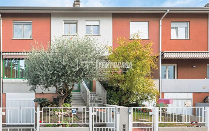 Appartamento con 5 locali in vendita in Via Sergio Ragazzini, Imola